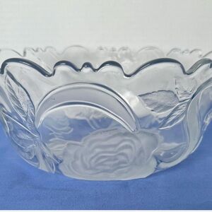 Vintage Mikasa Heavy Glass Rose serving Bowl